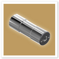 Çektirme delikli kademeli pim